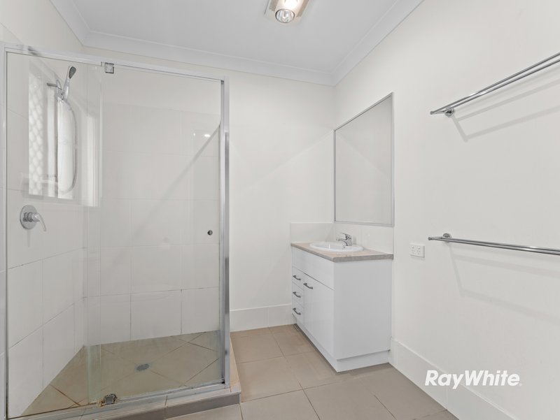 Photo - 7 Mount Barney Crescent, Park Ridge QLD 4125 - Image 8