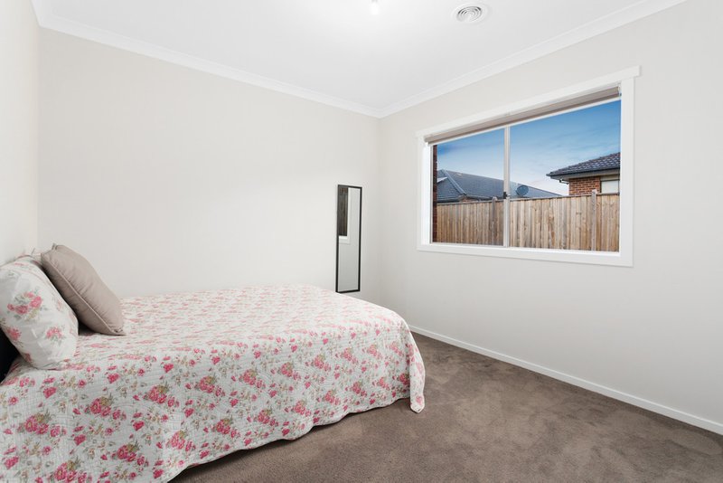 Photo - 7 Mountford Rise, Pakenham VIC 3810 - Image 10