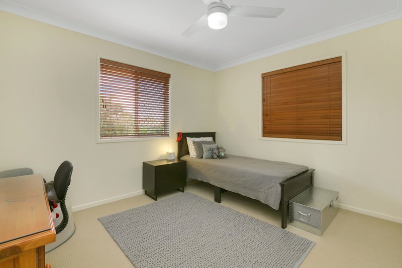 Photo - 7 Mourilyan Street, Mansfield QLD 4122 - Image 11