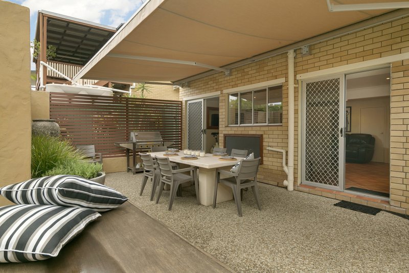 Photo - 7 Mourilyan Street, Mansfield QLD 4122 - Image 16