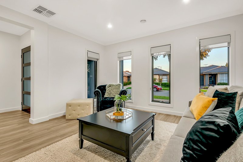 Photo - 7 Moxie Road, Craigieburn VIC 3064 - Image 3