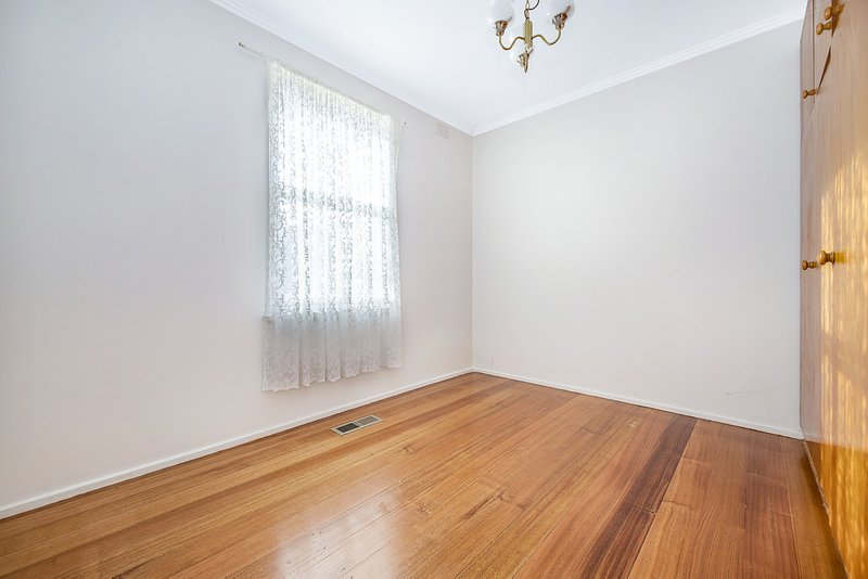 Photo - 7 Moylan Road, Glen Waverley VIC 3150 - Image 6