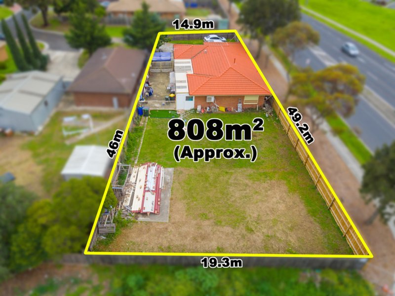 Photo - 7 Mulwala Gardens, St Albans VIC 3021 - Image 2