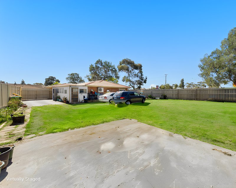 Photo - 7 Mulwala Gardens, St Albans VIC 3021 - Image 11