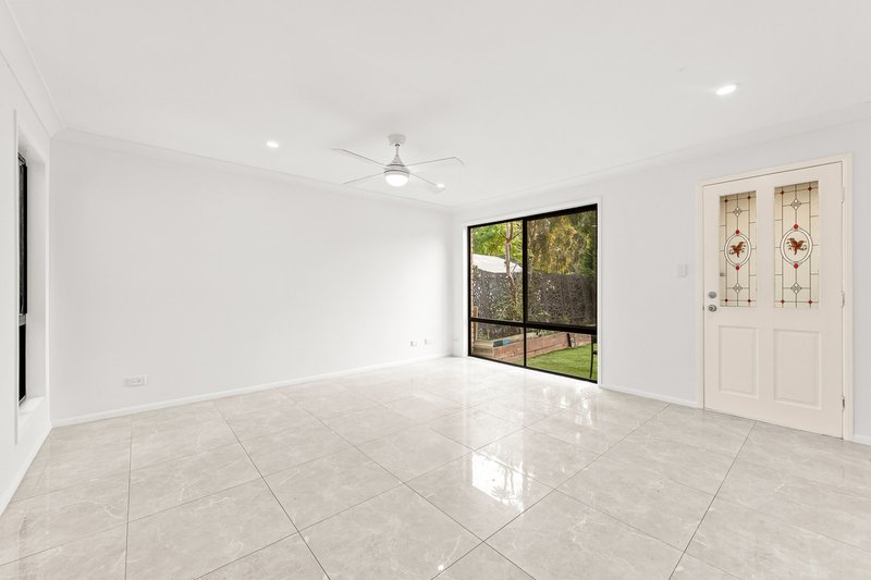 Photo - 7 Muscovy Place, Forest Lake QLD 4078 - Image 3