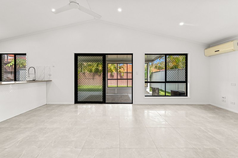 Photo - 7 Muscovy Place, Forest Lake QLD 4078 - Image 4
