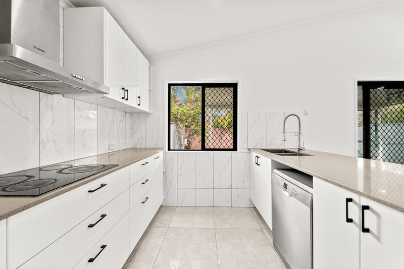Photo - 7 Muscovy Place, Forest Lake QLD 4078 - Image 6