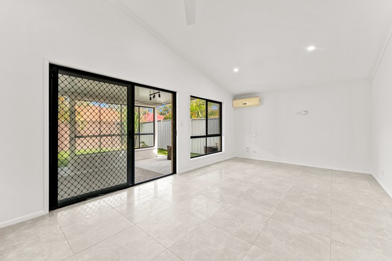 Photo - 7 Muscovy Place, Forest Lake QLD 4078 - Image 7