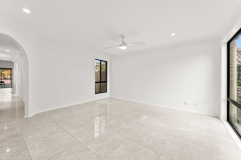 Photo - 7 Muscovy Place, Forest Lake QLD 4078 - Image 8