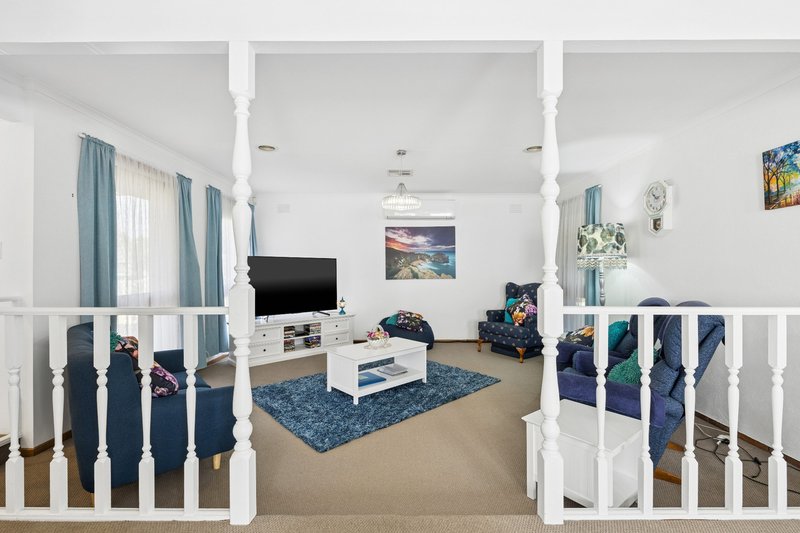 Photo - 7 Nantilla Crescent, Werribee VIC 3030 - Image 5