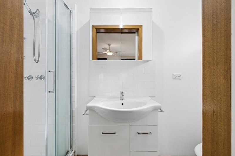 Photo - 7 Nantilla Crescent, Werribee VIC 3030 - Image 17