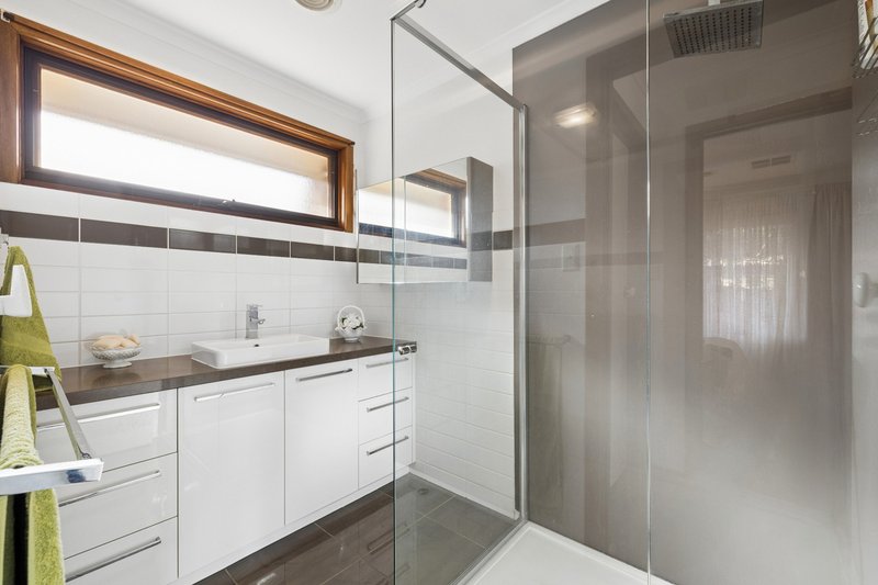 Photo - 7 Nantilla Crescent, Werribee VIC 3030 - Image 19