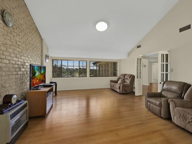 Photo - 7 Narooma Road, Niagara Park NSW 2250 - Image 2