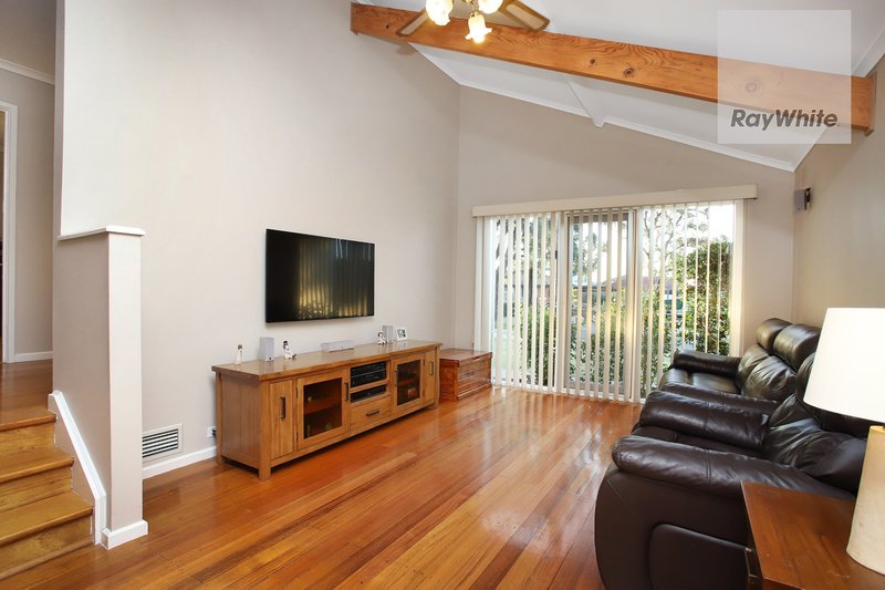 Photo - 7 Neath Close, Gladstone Park VIC 3043 - Image 6