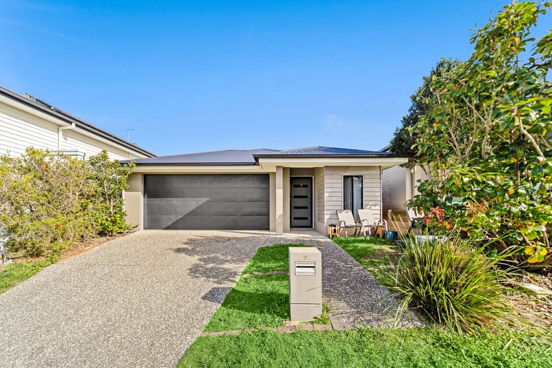 Photo - 7 Nerang Road, South Ripley QLD 4306 - Image 1