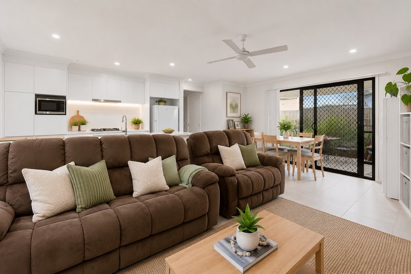Photo - 7 Nerang Road, South Ripley QLD 4306 - Image 6