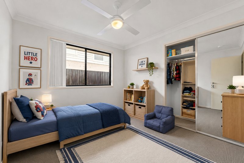 Photo - 7 Nerang Road, South Ripley QLD 4306 - Image 12