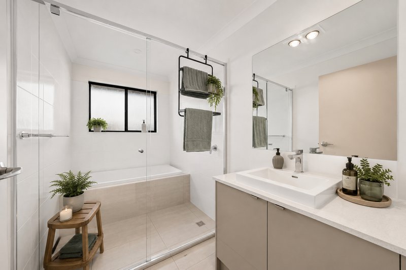 Photo - 7 Nerang Road, South Ripley QLD 4306 - Image 13