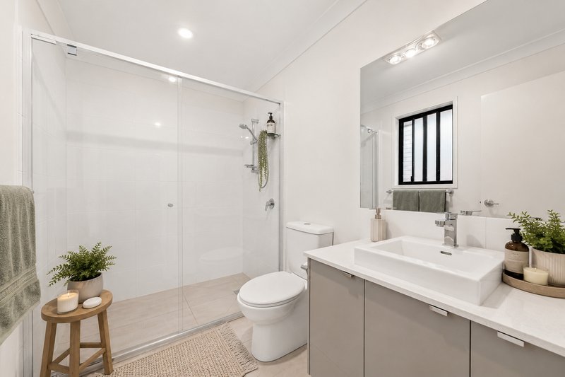 Photo - 7 Nerang Road, South Ripley QLD 4306 - Image 14