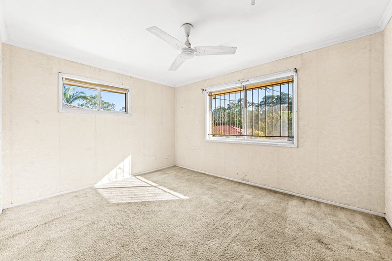 Photo - 7 Nevern Street, Macgregor QLD 4109 - Image 3