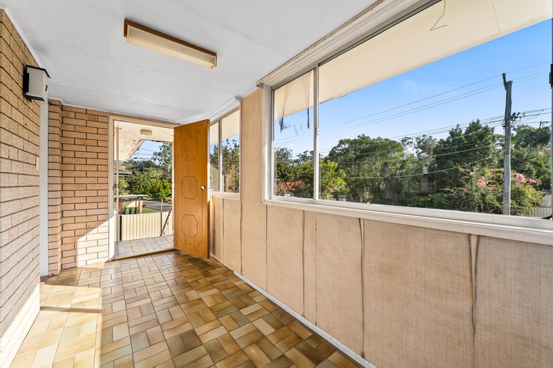 Photo - 7 Nevern Street, Macgregor QLD 4109 - Image 10