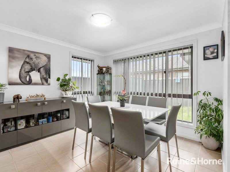Photo - 7 Newman Street, Spring Farm NSW 2570 - Image 5
