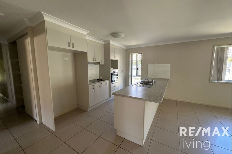 Photo - 7 Newmarket Drive, Morayfield QLD 4506 - Image 3