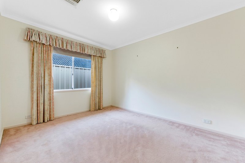 Photo - 7 Nicholas Walk, Aberfoyle Park SA 5159 - Image 6