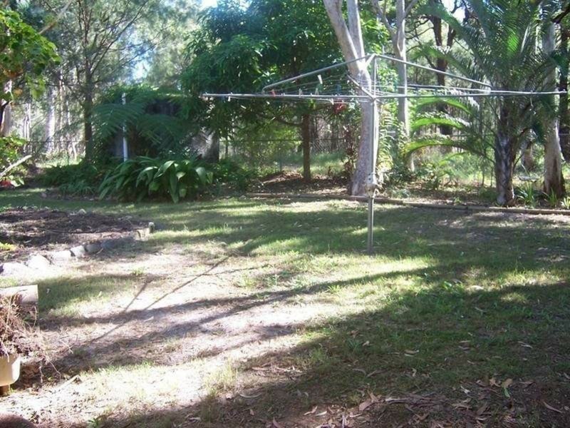 Photo - 7 Noondoo Street, Macleay Island QLD 4184 - Image 6