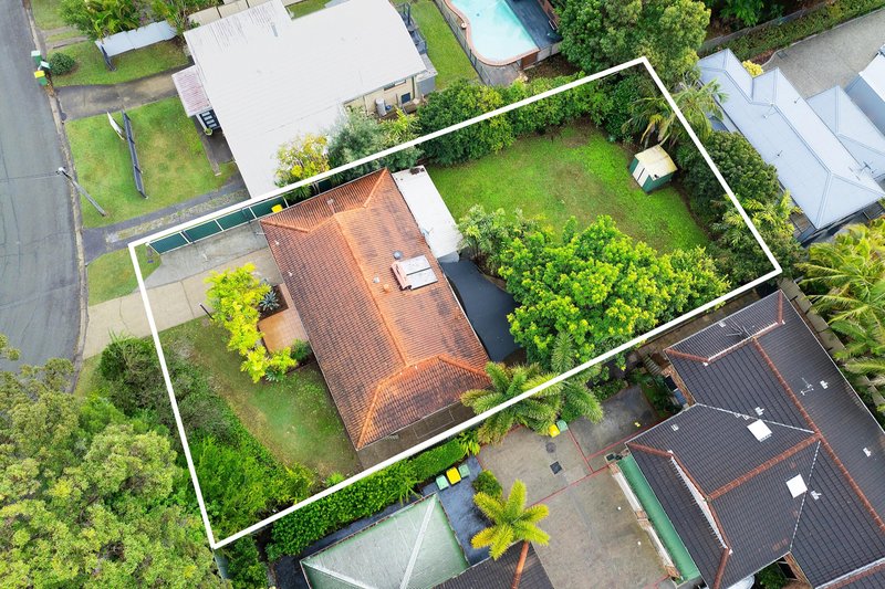 Photo - 7 Nyora Street, Southport QLD 4215 - Image 12