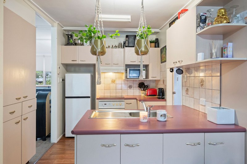 Photo - 7 Oakland Avenue, Woodridge QLD 4114 - Image 2
