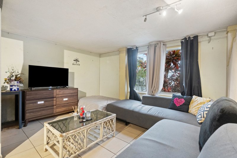 Photo - 7 Oakland Avenue, Woodridge QLD 4114 - Image 5
