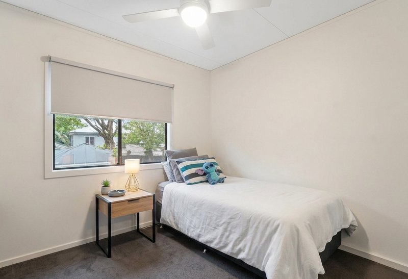 Photo - 7 Oakland Avenue, Woodridge QLD 4114 - Image 6