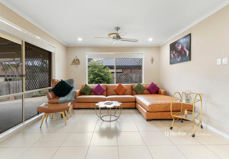 Photo - 7 Oakview Street, Parkinson QLD 4115 - Image 2