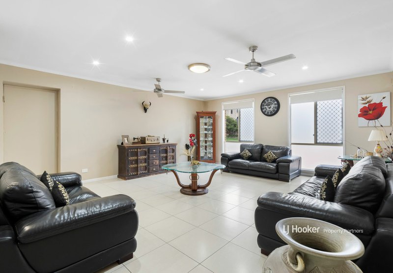 Photo - 7 Oakview Street, Parkinson QLD 4115 - Image 7