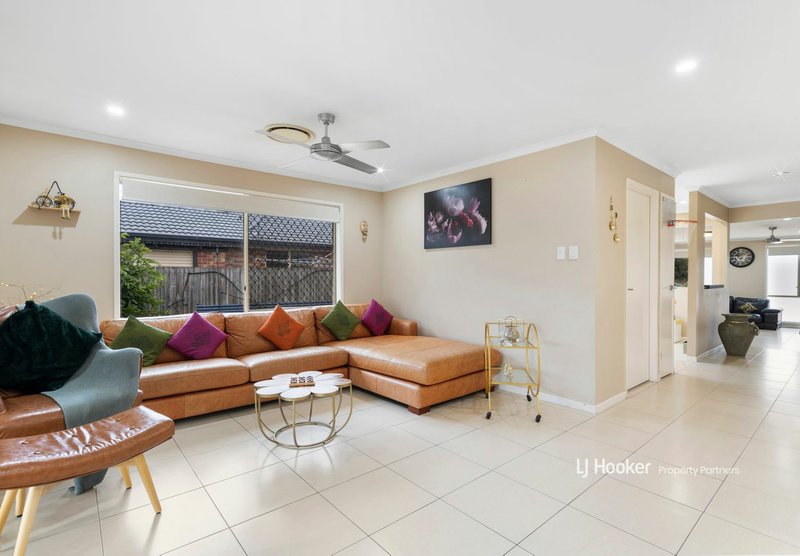 Photo - 7 Oakview Street, Parkinson QLD 4115 - Image 8