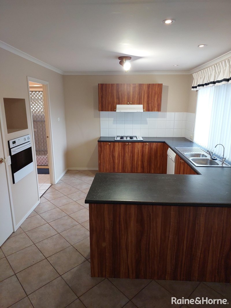 Photo - 7 Oakwood Street, Parafield Gardens SA 5107 - Image 3