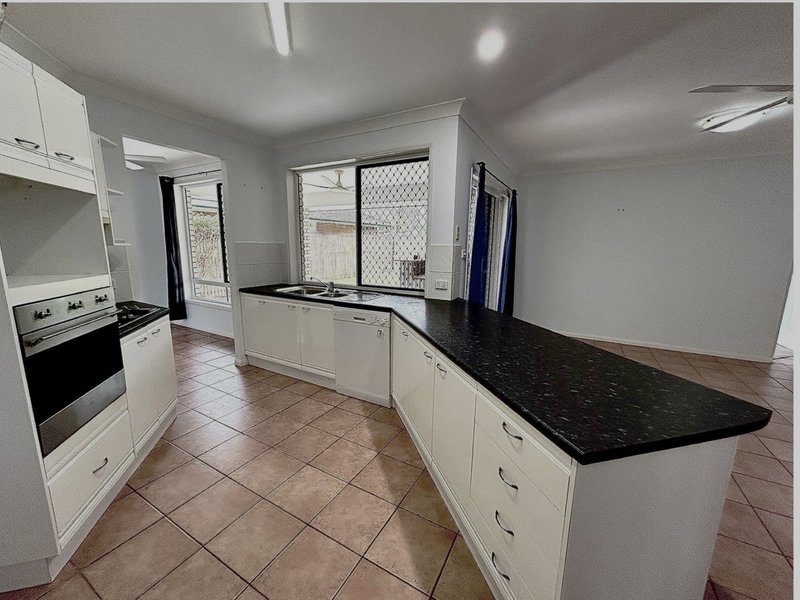 Photo - 7 Obersky Close, Brinsmead QLD 4870 - Image 4