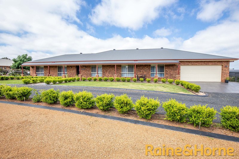 Photo - 7 Old Homestead Drive, Dubbo NSW 2830 - Image 2