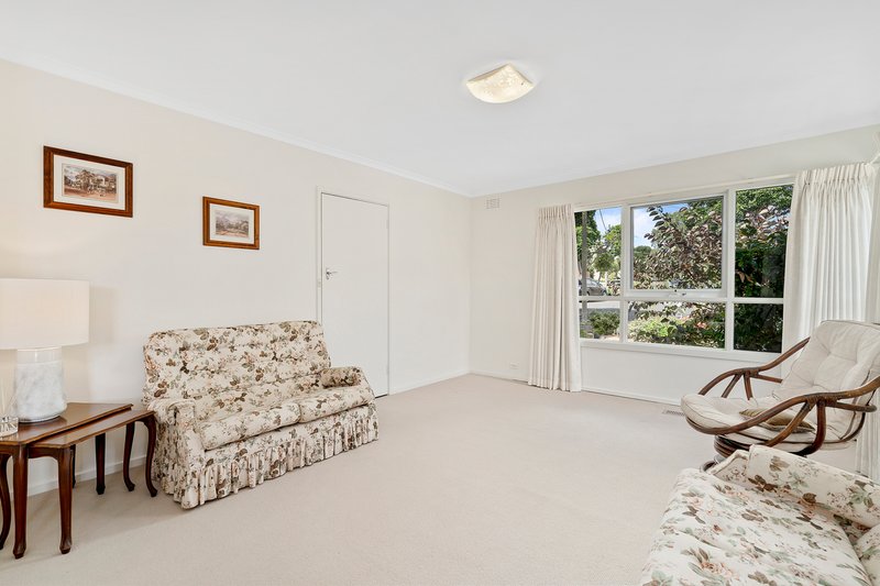 Photo - 7 Olympic Court, Forest Hill VIC 3131 - Image 6