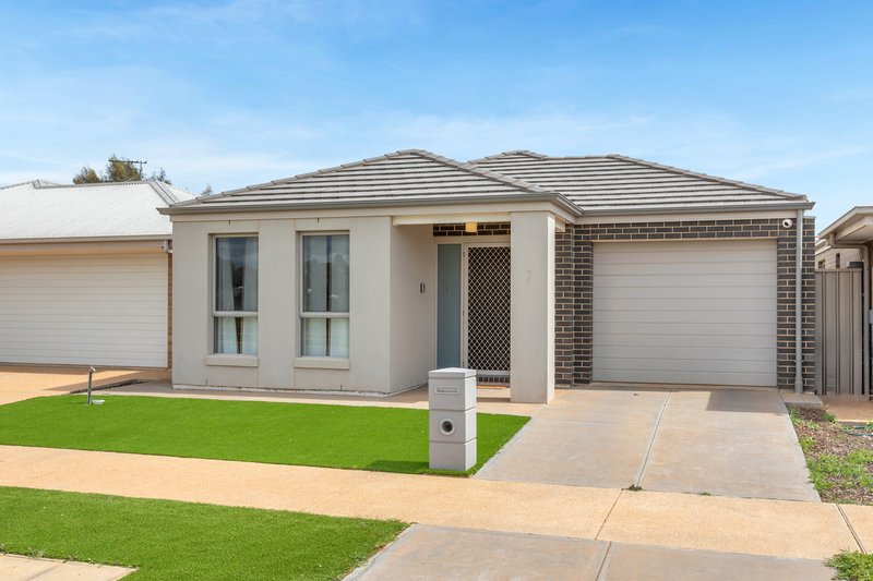 Photo - 7 Olympic Way, Munno Para West SA 5115 - Image 2