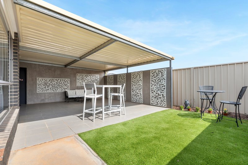 Photo - 7 Olympic Way, Munno Para West SA 5115 - Image 25