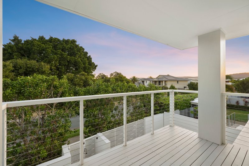 Photo - 7 Onshore Place, Helensvale QLD 4212 - Image 10