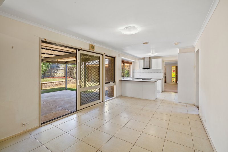 Photo - 7 Ontario Place, Rowville VIC 3178 - Image 4