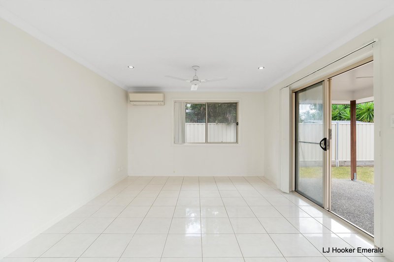 Photo - 7 Onyx Street, Emerald QLD 4720 - Image 3