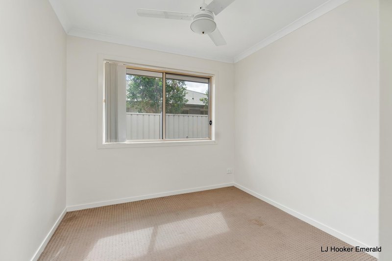 Photo - 7 Onyx Street, Emerald QLD 4720 - Image 7