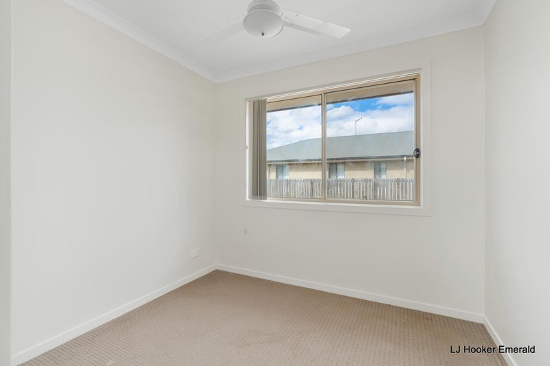Photo - 7 Onyx Street, Emerald QLD 4720 - Image 9