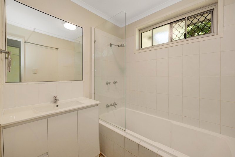 Photo - 7 Oolilpa Street, Mount Louisa QLD 4814 - Image 3