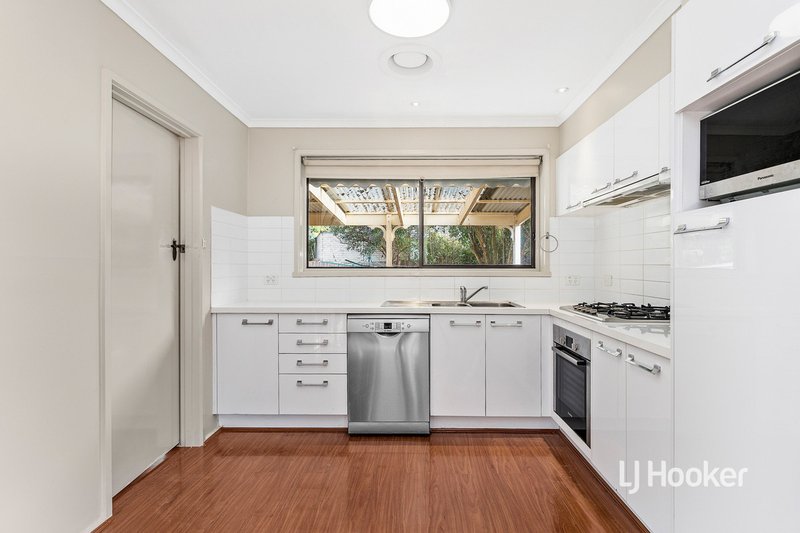 Photo - 7 Oppy Crescent, Hoppers Crossing VIC 3029 - Image 3