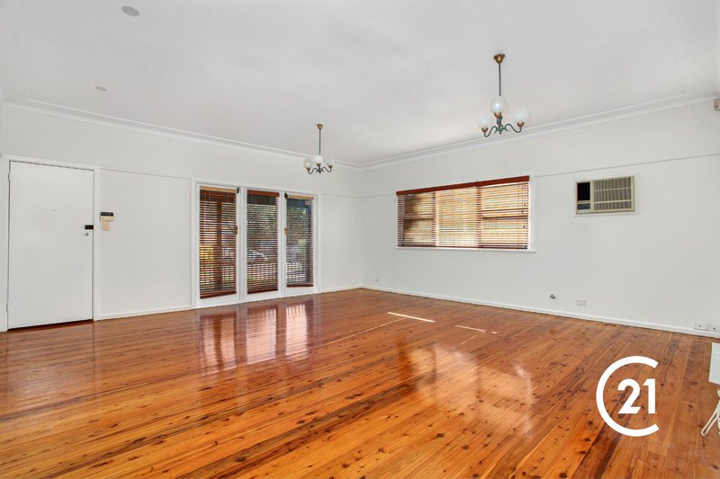 Photo - 7 Orana Avenue, Seven Hills NSW 2147 - Image 3